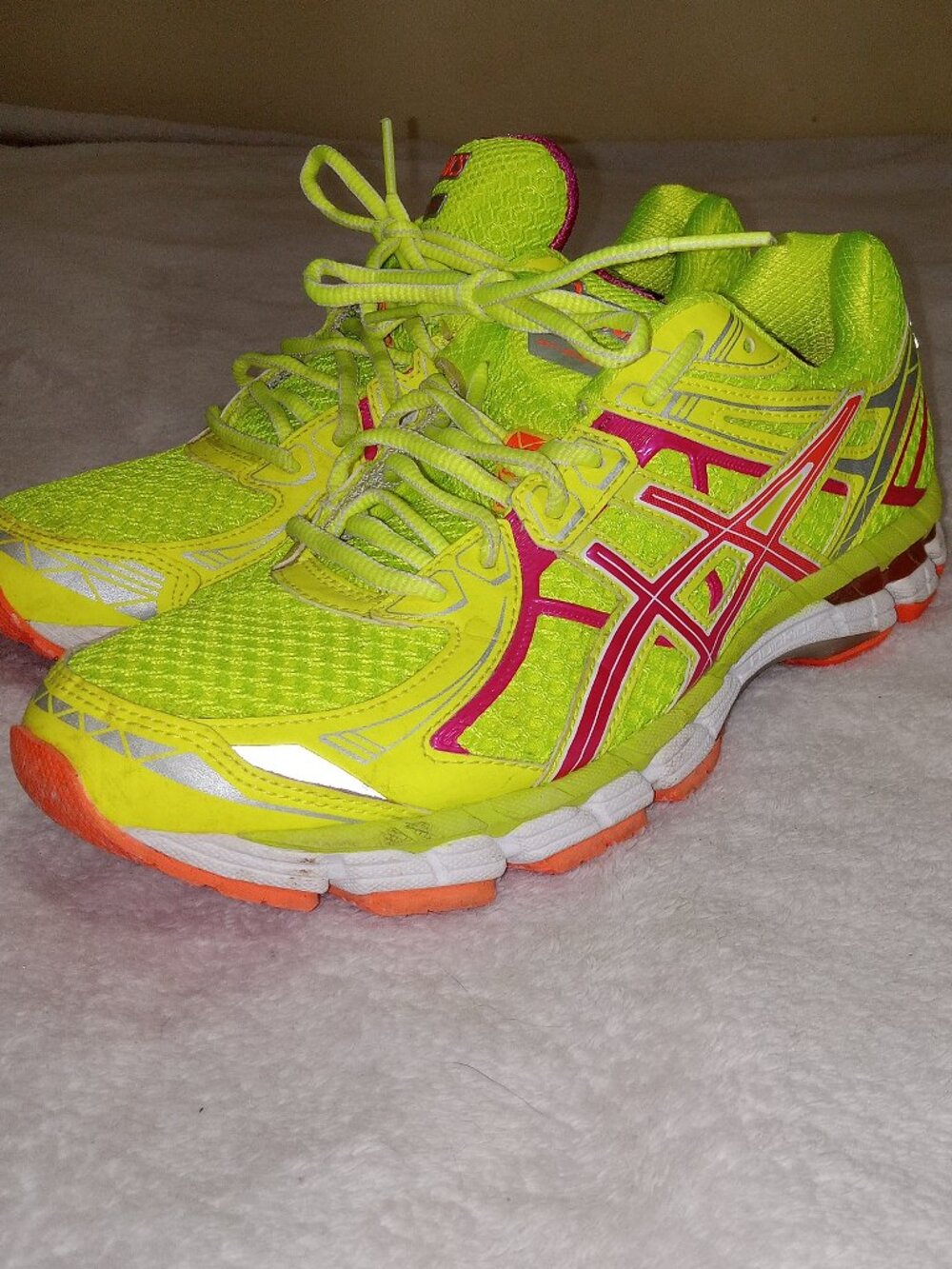 ASICS GEL-GT-2000 2 Women's 9.5 Neon Yellow Pink T3P8N-0435 Running Shoes